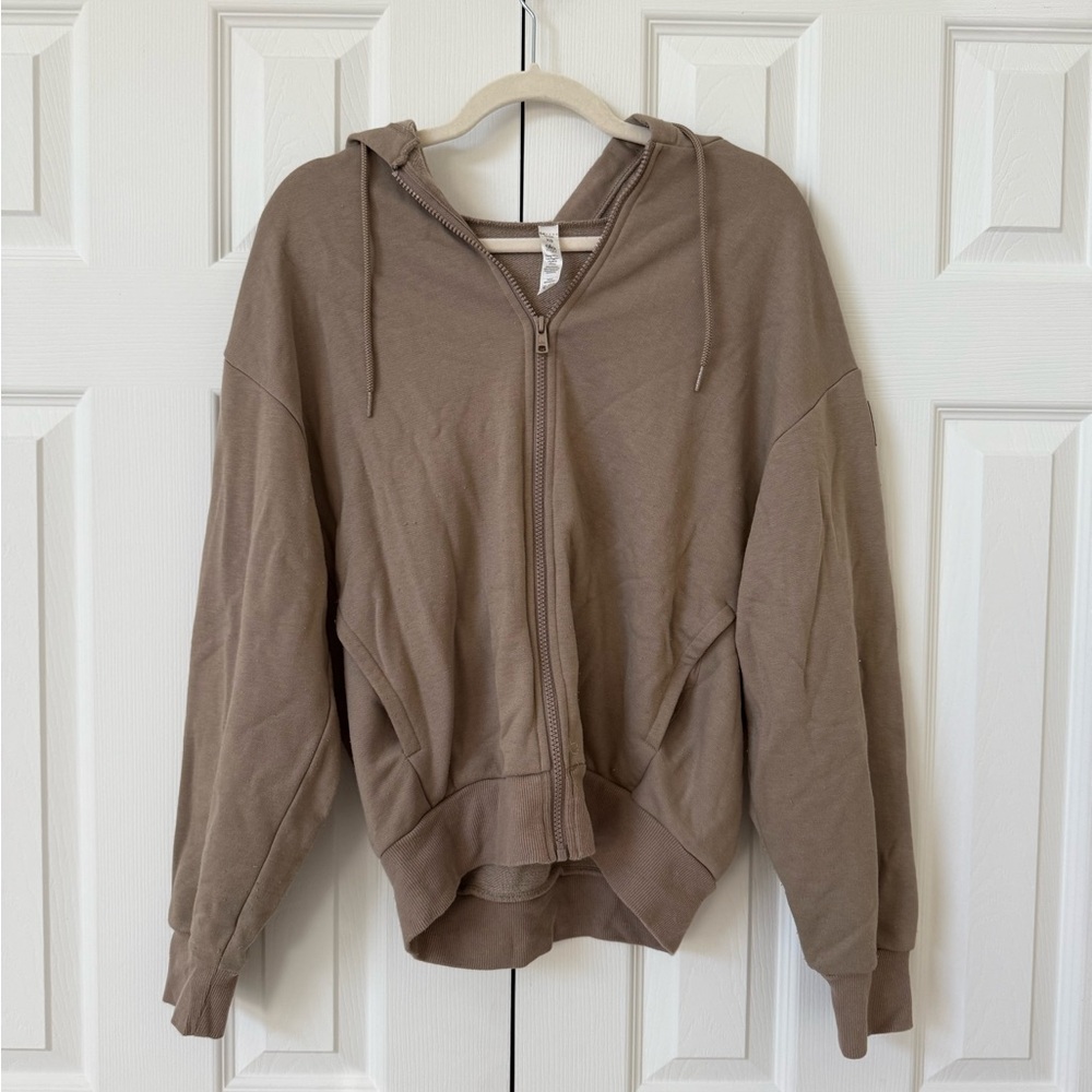 alo yoga zip up sweater